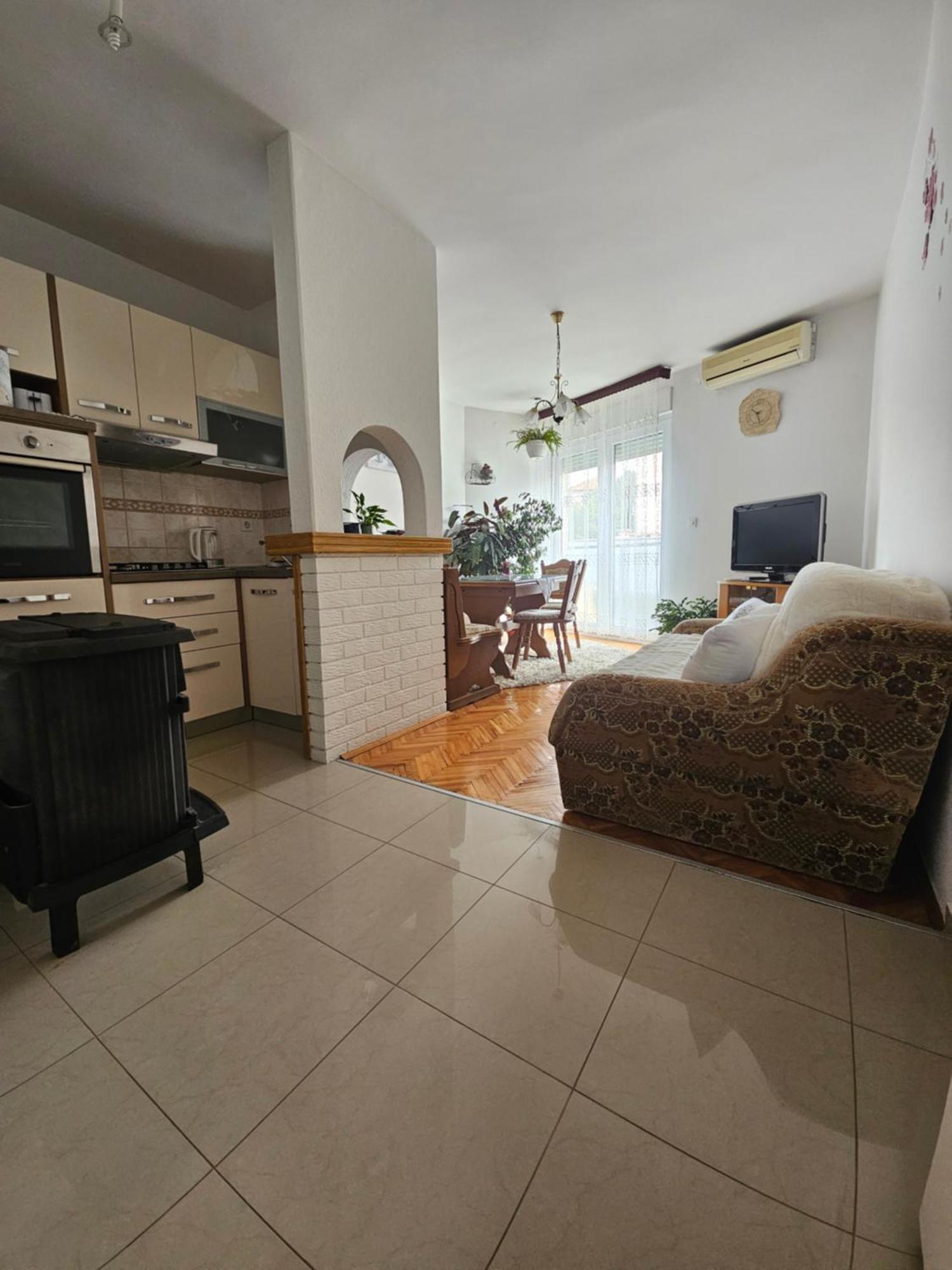 Apartman Noa Книн Екстериор снимка