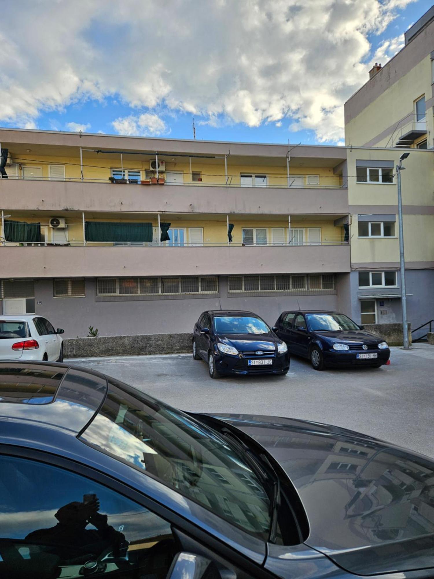 Apartman Noa Книн Екстериор снимка